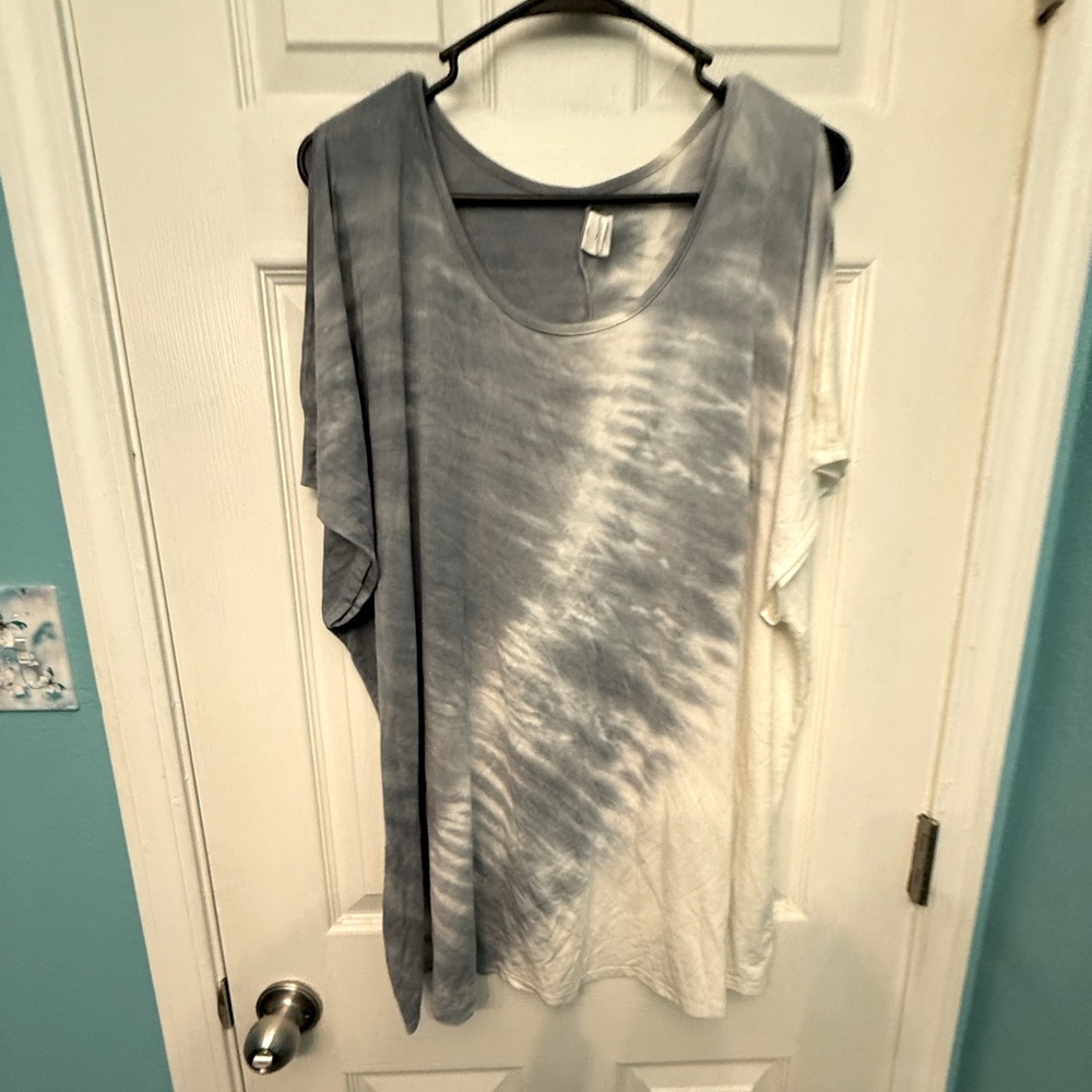 Women’s Tie-Dye T-Shirt with Cold Shoulder